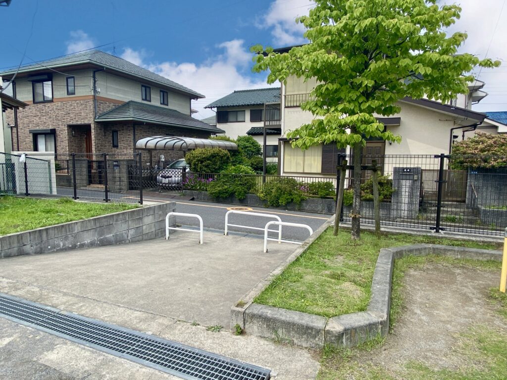 西山第二公園のスロープ