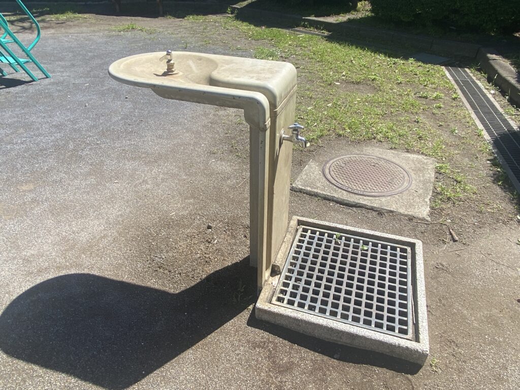 加賀第一公園の遊具エリア側の水道