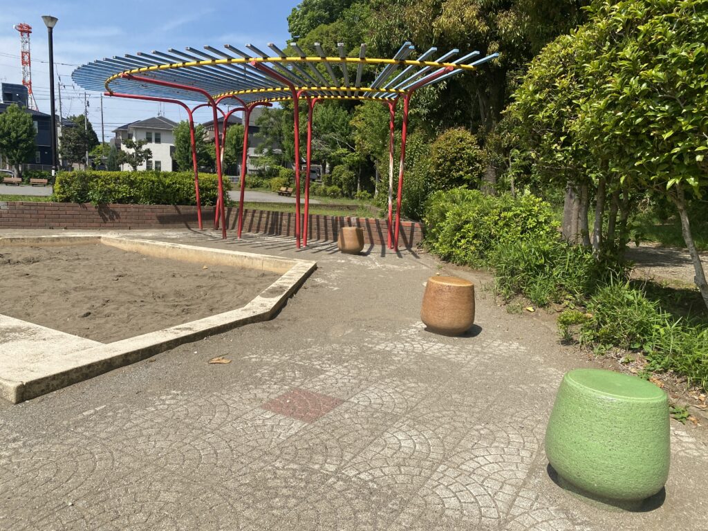 名戸ヶ谷第五公園の腰掛け
