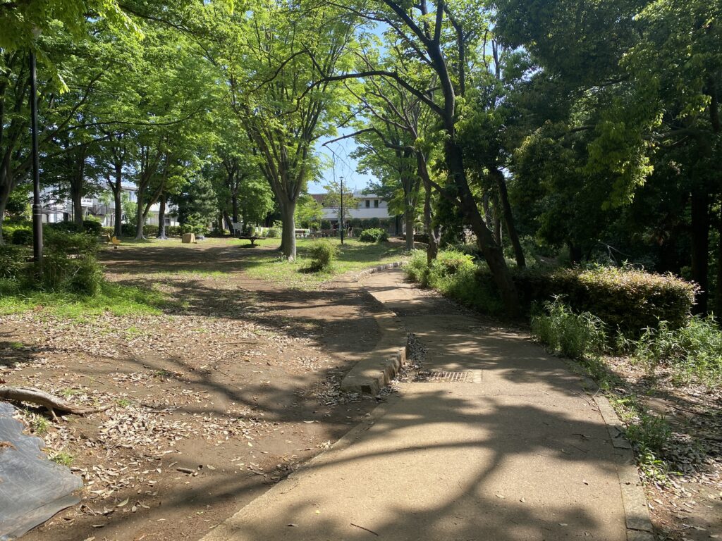 永楽台近隣公園の遊歩道