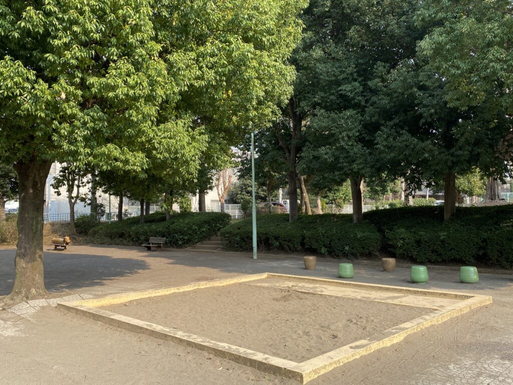 名戸ヶ谷第二公園の砂場