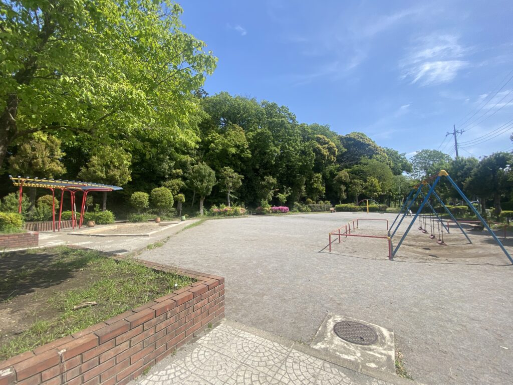 名戸ヶ谷第五公園の遊具のエリア