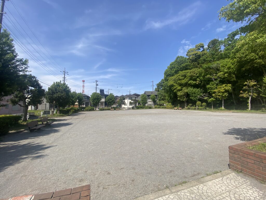 名戸ヶ谷第五公園の多目的広場