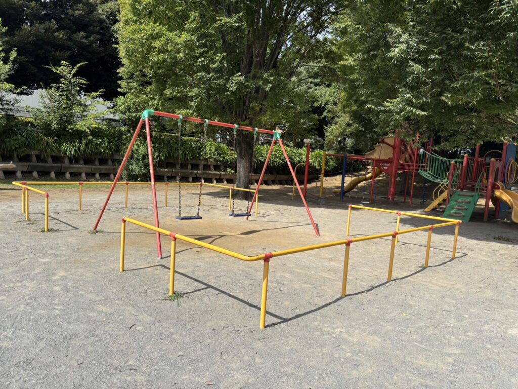 松ヶ崎中央公園のブランコ