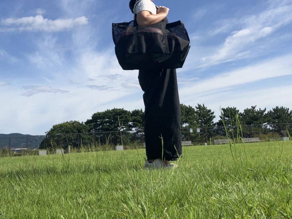 4歳ママ厳選！未就学児公園グッズ持ち運びメッシュバッグ3選のメッシュバッグ大容量の大きさ
