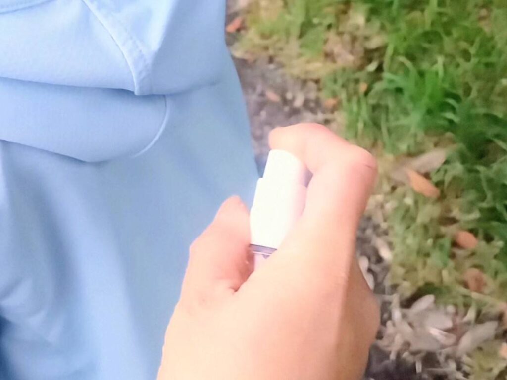6歳子どもと公園で使う天然虫よけスプレーの使用例