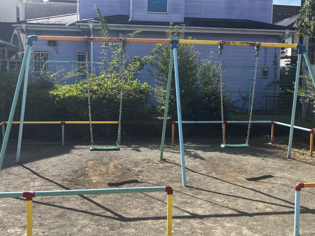 金田公園のブランコ
