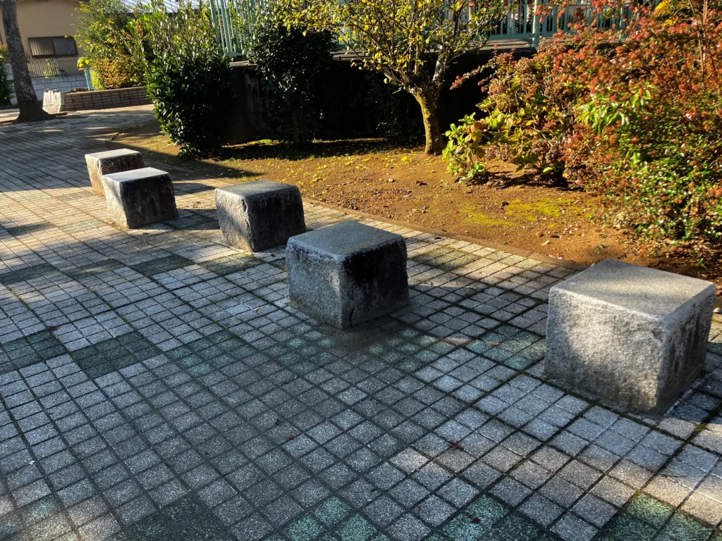 豊岡公園の腰掛け椅子