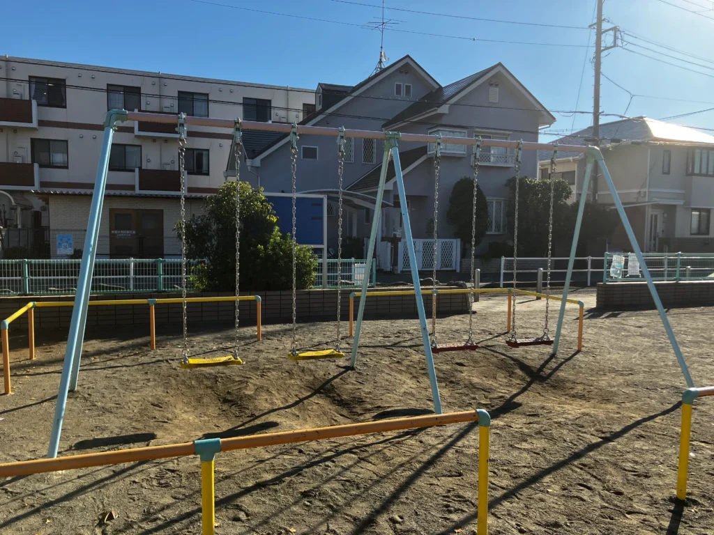 豊岡公園のブランコ