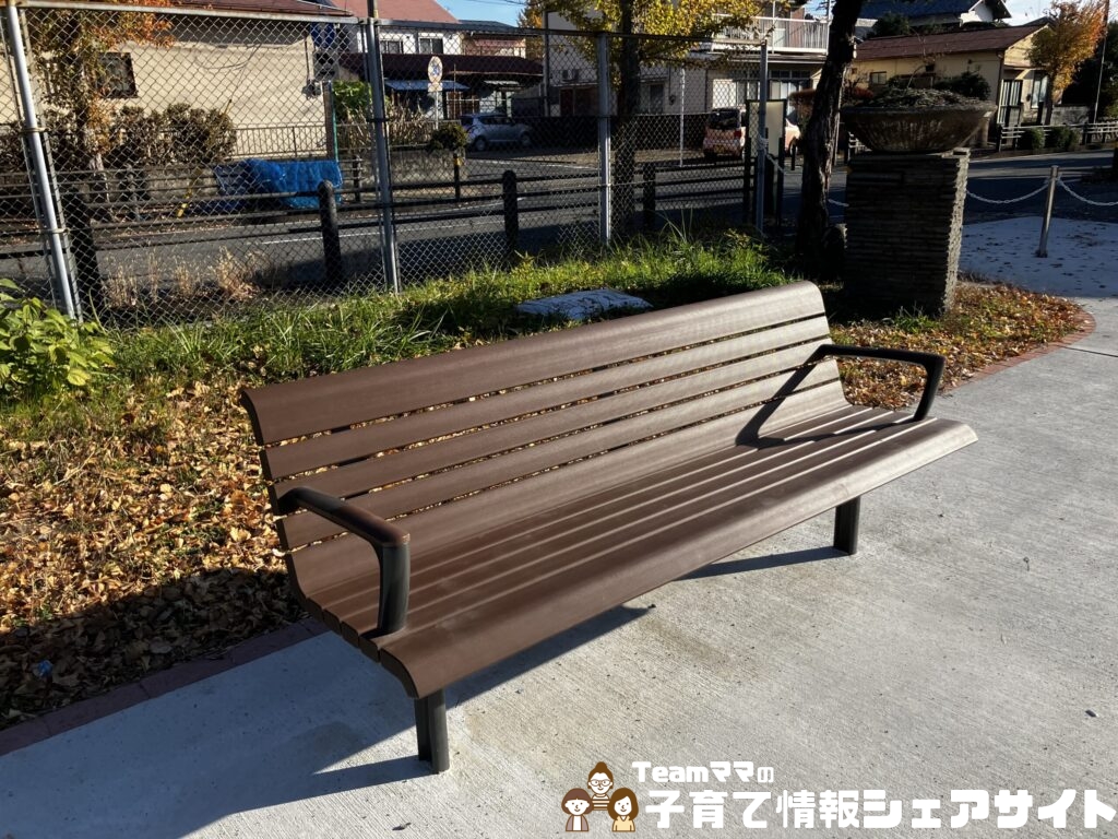 山根公園の背もたれベンチ