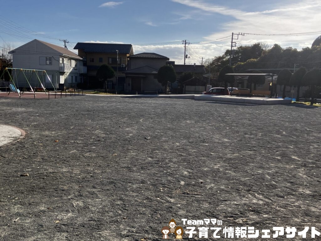 山根公園の広場