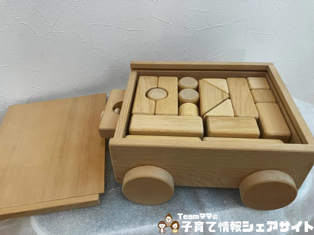 ママ厳選！0〜2歳が夢中になるクリスマスプレゼントの積み木