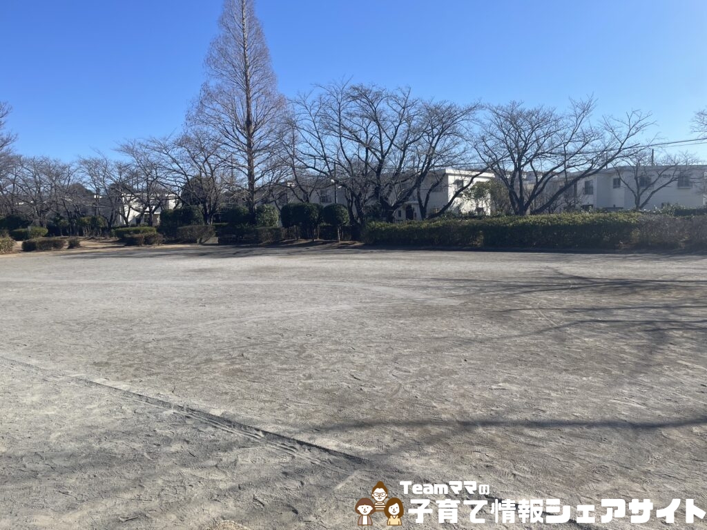 松葉第一公園の砂の広場
