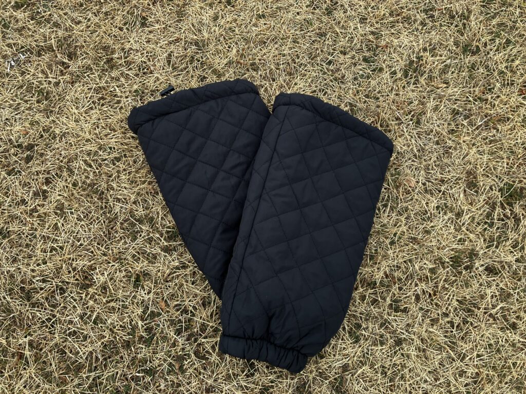 冬〜春の公園遊びを快適に！足元の冷え・静電気・花粉対策グッズのレッグウォーマー