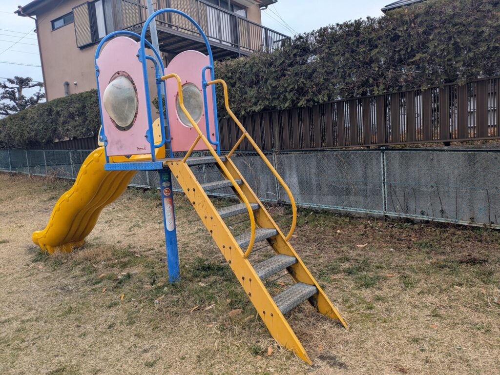 矢作公園のすべり台の全体