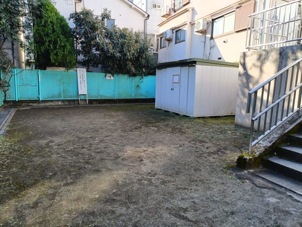 南大塚二丁目ポケット児童遊園の広場