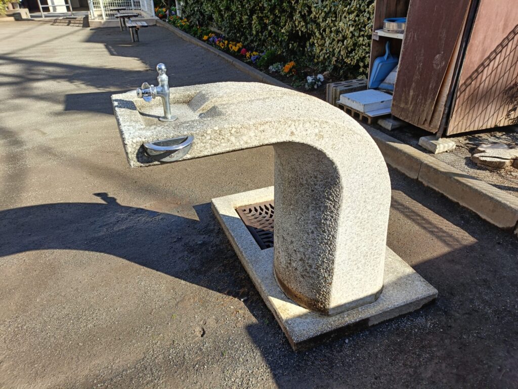 南大塚一丁目児童遊園の水道