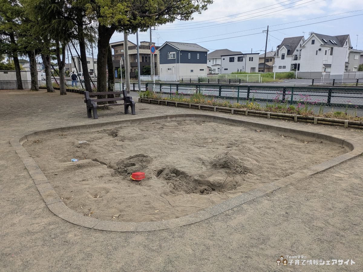 成田公園の砂場