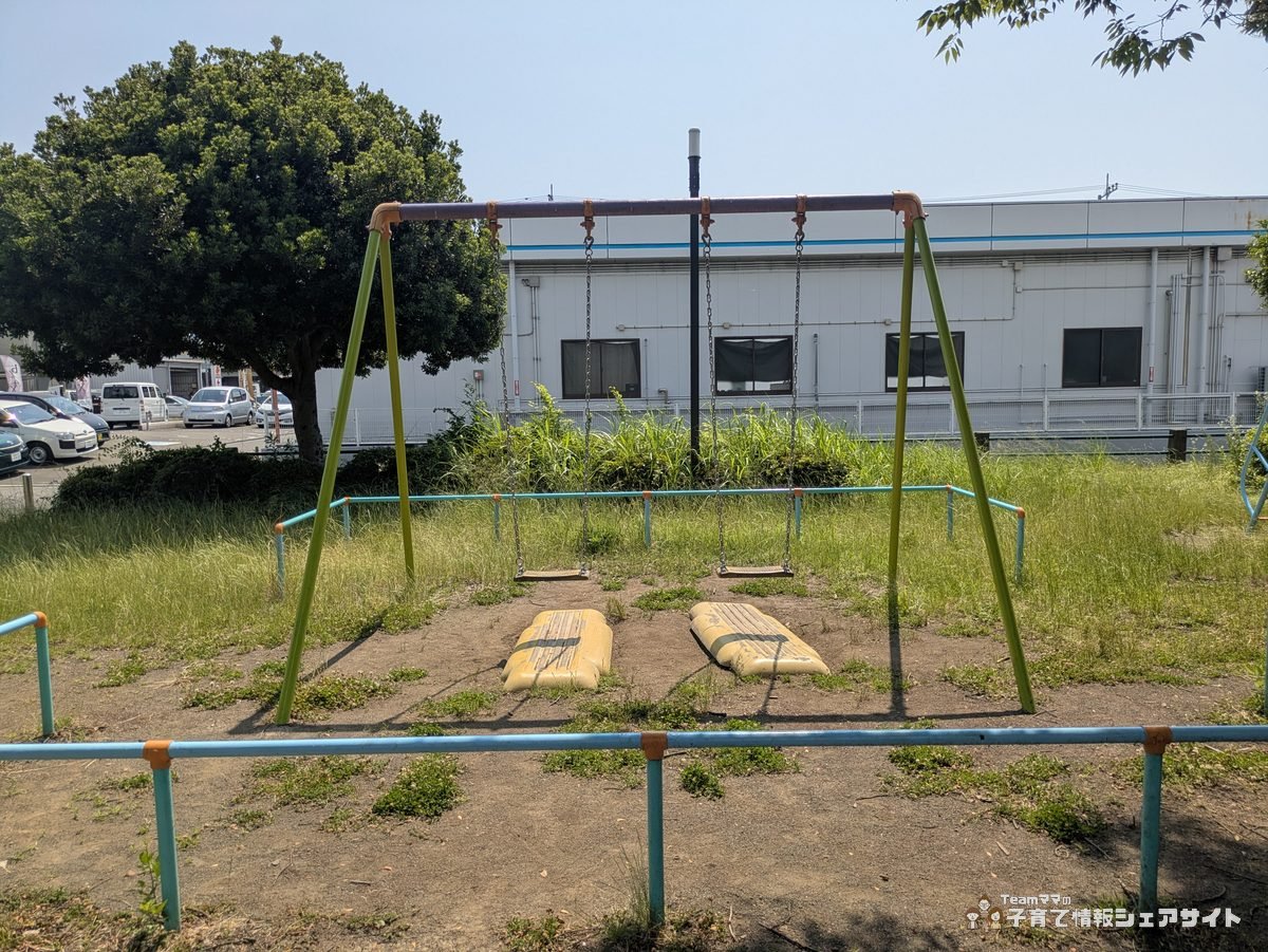八反田公園のブランコ