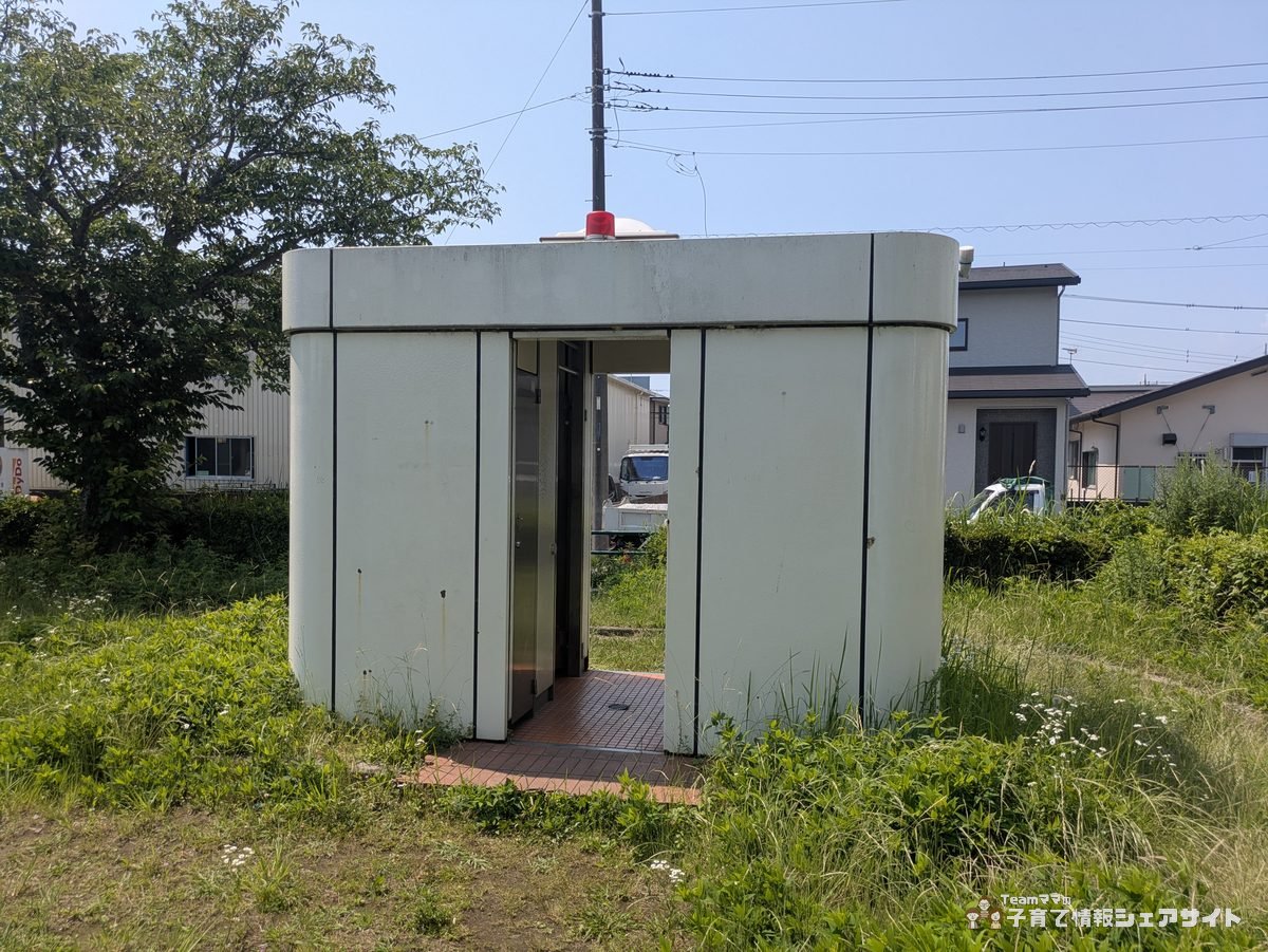 八反田公園のトイレ外観